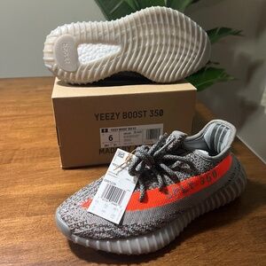 Yeezy 350 Beluga Reflective size 6 NIB
